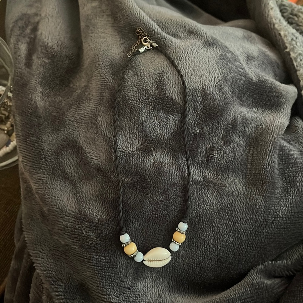 Beachy Puka shell necklace